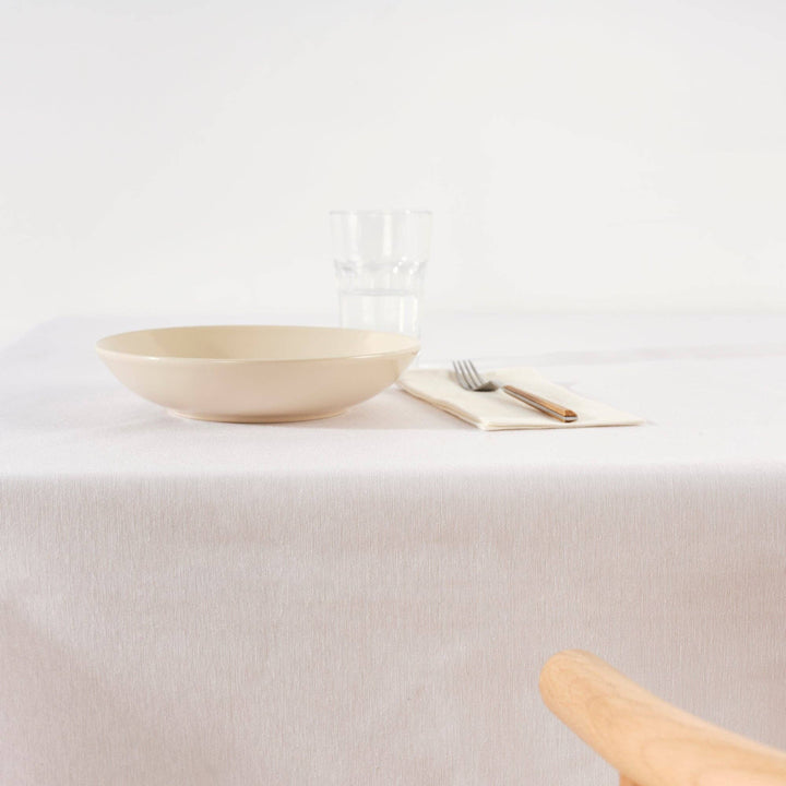 Nappe résistante aux taches résinée XL unie blanche 103