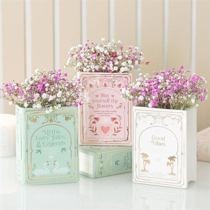 Vase en forme de livre vert