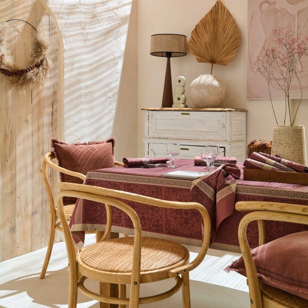 Collection ALICANTE Nappe Jacquard Bois de rose - Beautiful Moment the shop